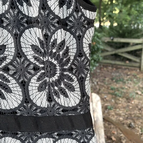 Banana Republic Black and White Floral Midi Dress - Picture 4 of 6